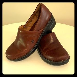 BORN brown leather clogs